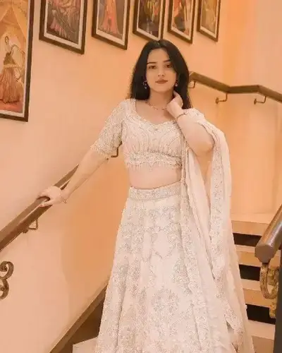 Escort Service In Mungaoli
